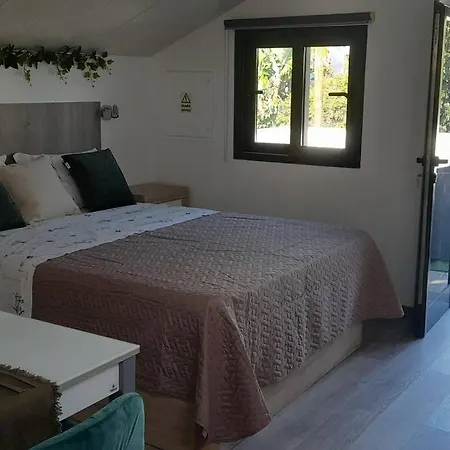 Santoserenus Appartement *