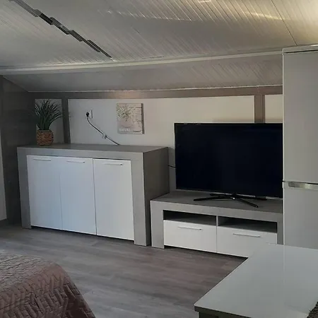 Santoserenus Apartment *