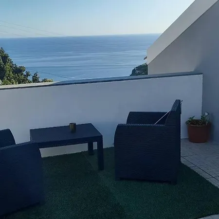 Santoserenus Apartment