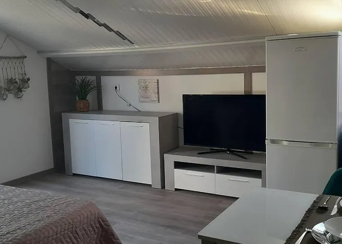 Santoserenus Apartamento *